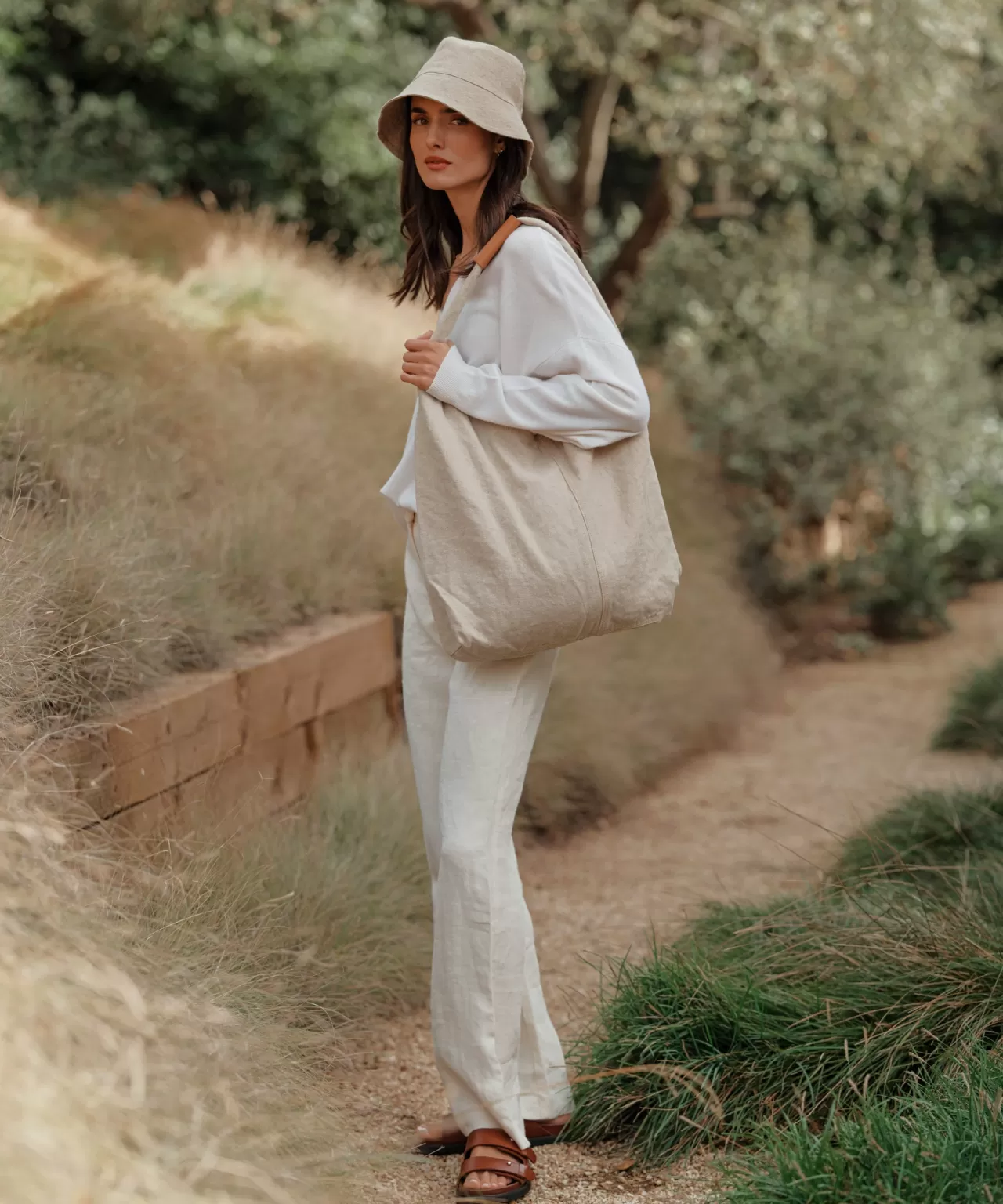 Jenni Kayne Linen Bucket Hat